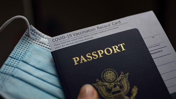 Turistas são instados a se inscreverem para passaportes agora em meio a atrasos de 10 semanas devido ao acúmulo de 2020