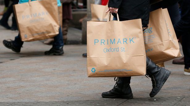 A Primark está vendendo uma bolsa Minnie Mouse de £ 7 que parece idêntica a uma Kate Spade de £ 295