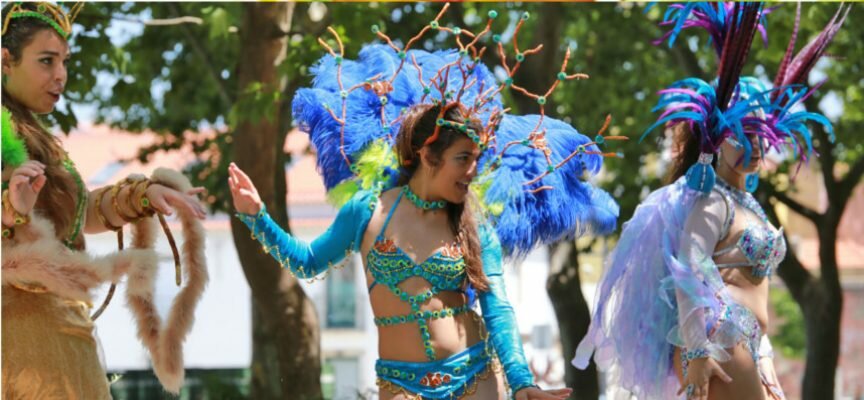 Samba na Avenida «pára o trânsito» em Setúbal