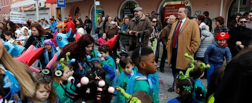 Seis mil jovens foliões desfilaram no Carnaval das Escolas do Barreiro com o mote da “Sustentabilidade Ambiental”