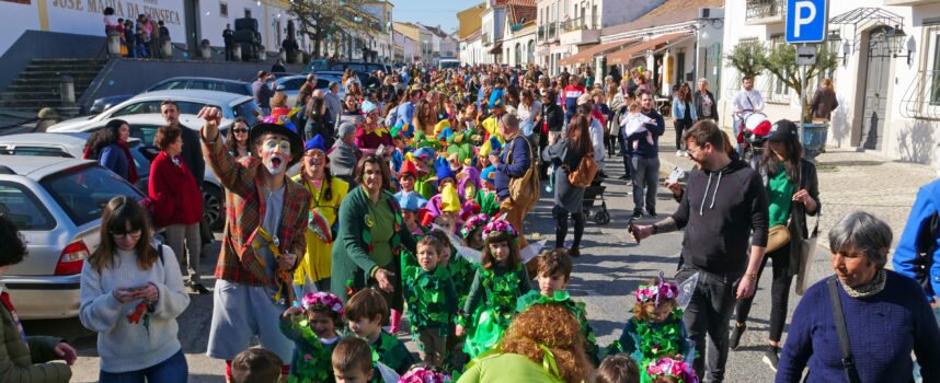 Carnaval de Setúbal: animações na Praça de Bocage e desfile da comunidade escolar de Azeitão