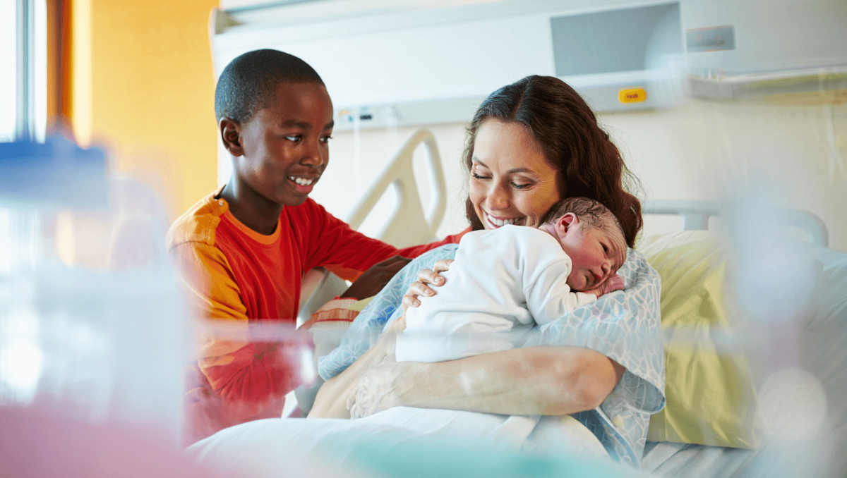 
                                As duas maternidades onde mais se nasce em Portugal são privadas e isso tem feito subir a taxa de cesarianas
                            