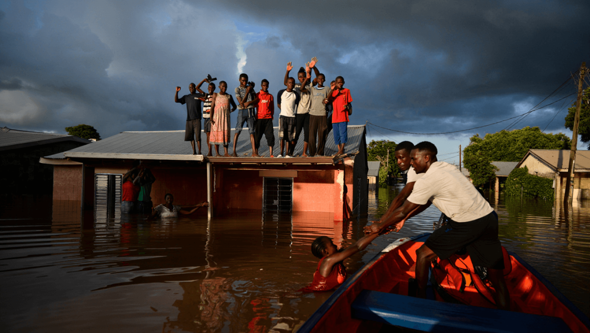 
    Mondlane acusa Governo de falhar na prevenção das cheias e exige resgate de pessoas e assistência humanitária como prioridade          