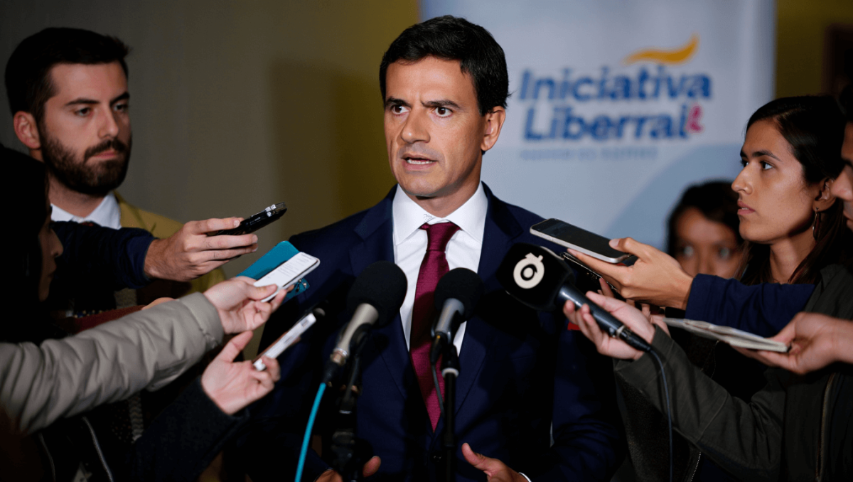 Cotrim promete ser “aliado fiável” e “persistente”, sem poupar o Governo