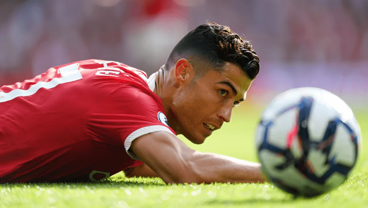 Desporto
                        
                        
                            Fotogaleria
                        
                    
                                            
                            
                                há 1 hora
                            
                        
                                    
                Cristiano Ronaldo está de parabéns. 41 anos, 41 imagens impactantes