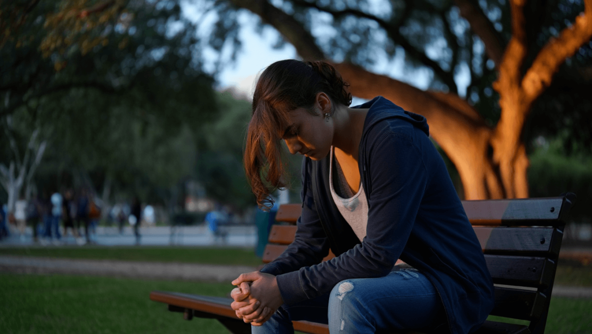 Ficheiros Epstein: o espetáculo mórbido que prejudica as vítimas