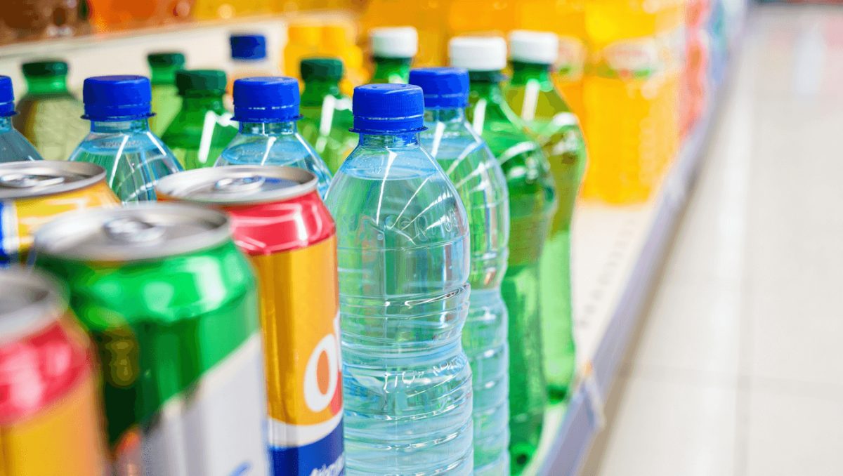 Devolver garrafas e latas nos supermercados vale 10 cêntimos a partir de abril. Valor pode vir a ser revisto