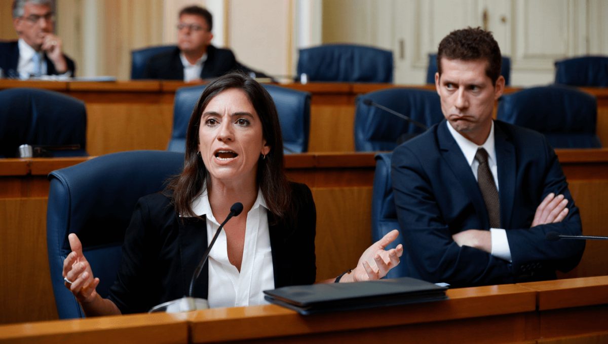 "Afirmação manifestamente falsa": sindicato acusa ministra da Saúde de mentir no Parlamento