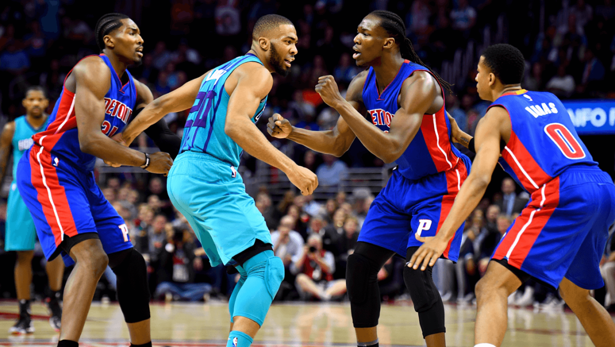 Confusão total na NBA. Quatro jogadores expulsos após batalha campal