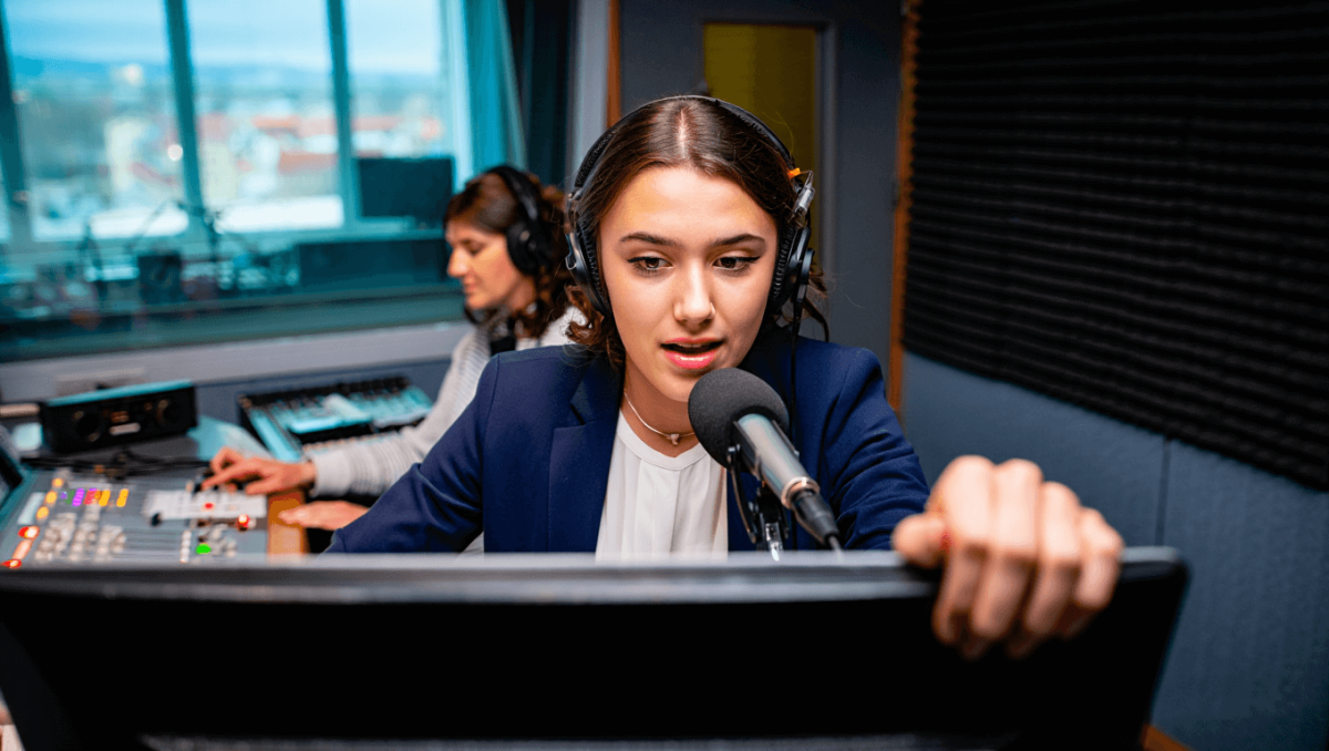 Mesmo numa era digital os jovens ainda sentem o encanto da rádio