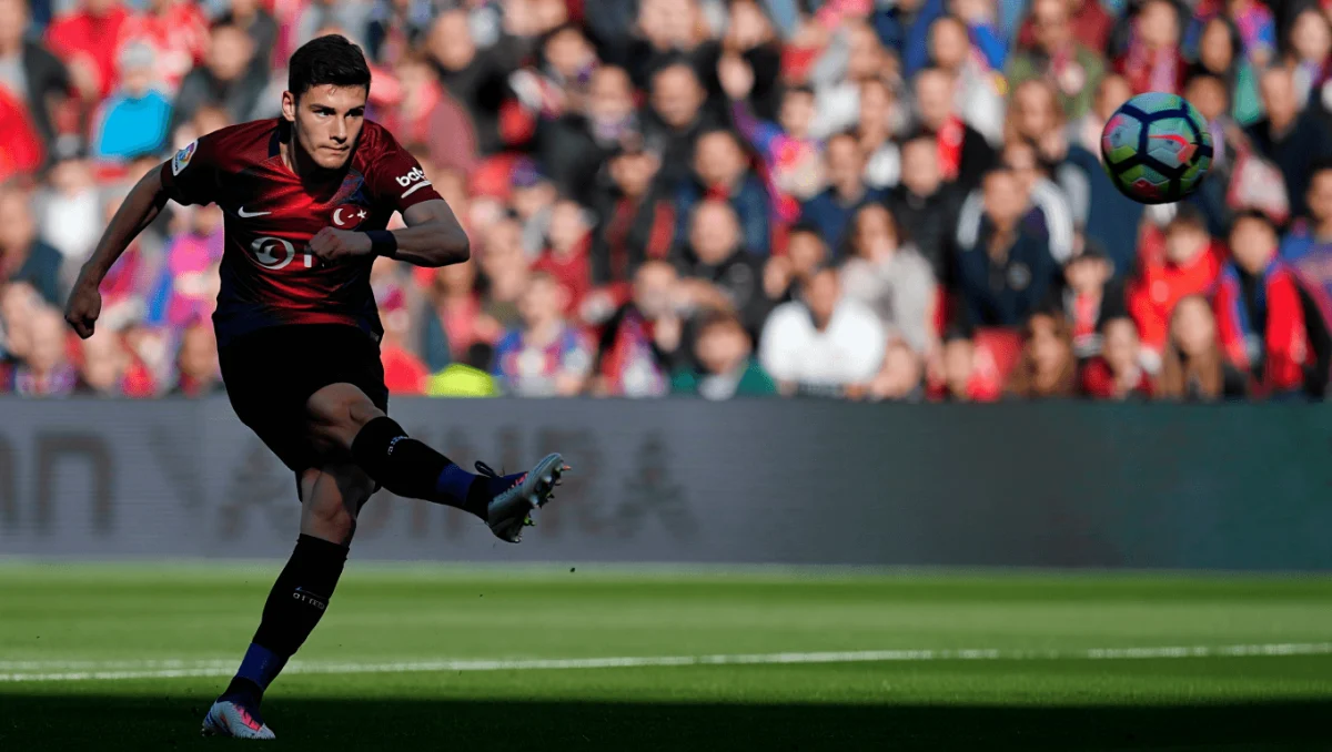 Puskas à vista? Golo do meio de campo de Arda Guler é para ver e rever