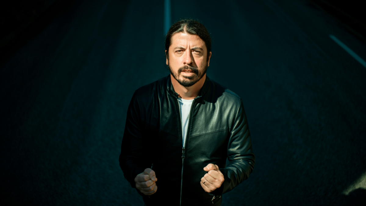 Dave Grohl confirma filho fora do casamento: músico se afasta após polêmica