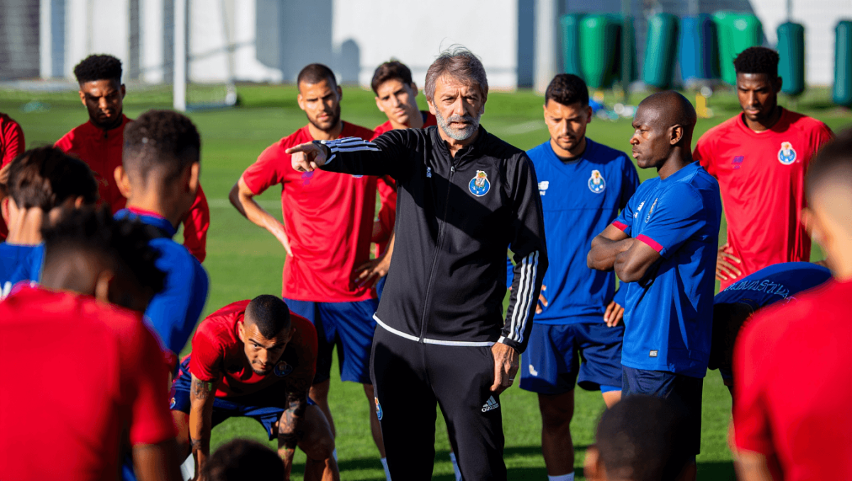 Técnica e (muita) intensidade. Farioli integra equipa B no treino