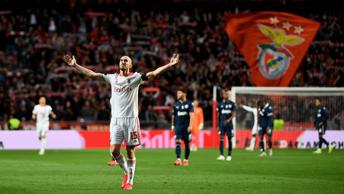 O gesto de Ivanovic depois de salvar o Benfica em Arouca