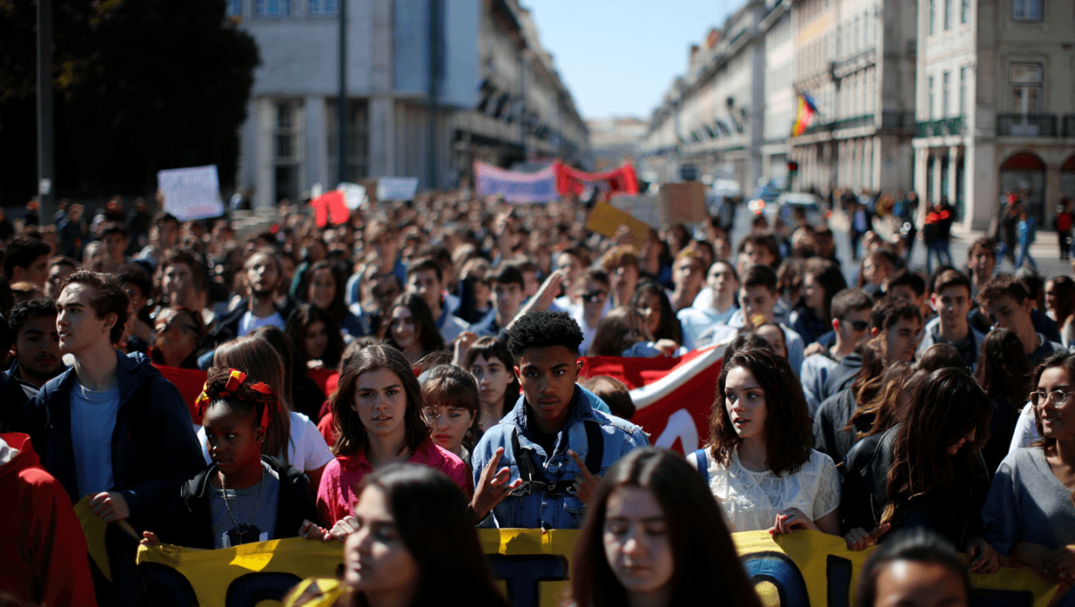 Muitas centenas de jovens na rua contra pacote laboral e precariedade que se eterniza