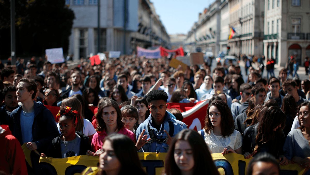 Muitas centenas de jovens na rua contra pacote laboral e precariedade que se eterniza
