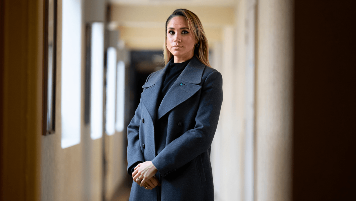 Meghan Markle: casaco da Zara usado por ela ainda está à venda