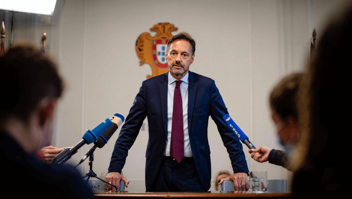 Ministro da Administração Interna garante estar “absolutamente blindado” e avisa que não vai tolerar comportamentos desviantes