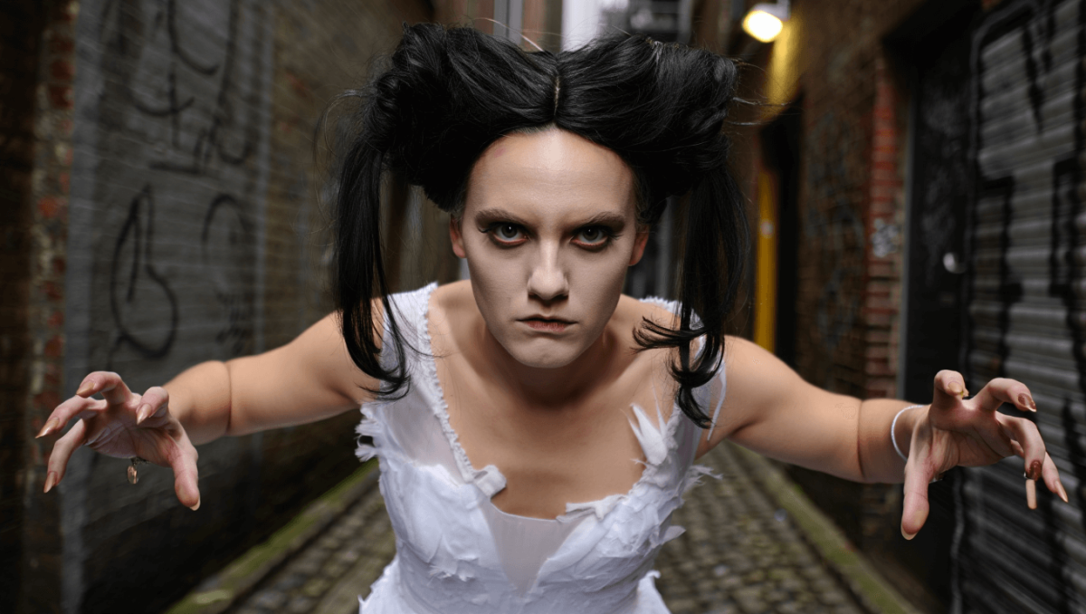 Noiva punk de Frankenstein chega aos cinemas: filme provoca debate feminista