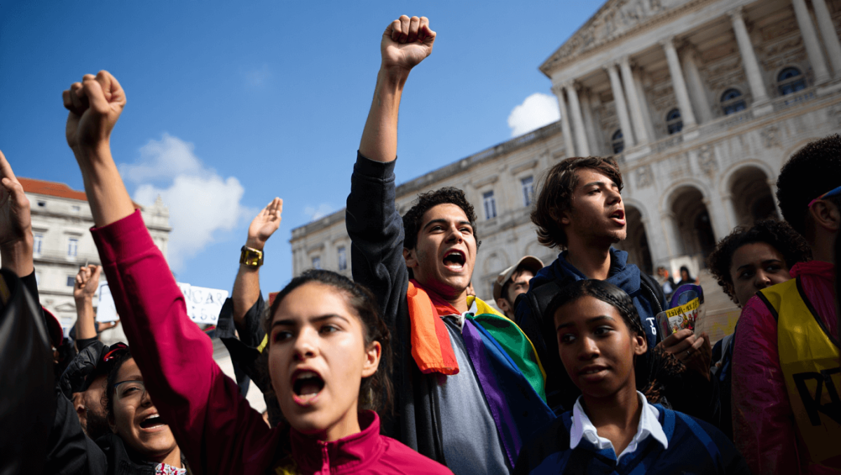 PSD quer reintroduzir validação médica para mudanças de sexo mas já há contestação interna