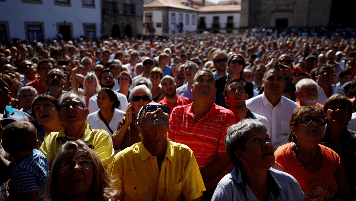 Tomar enche a Praça da República e aclama a Festa dos Tabuleiros
