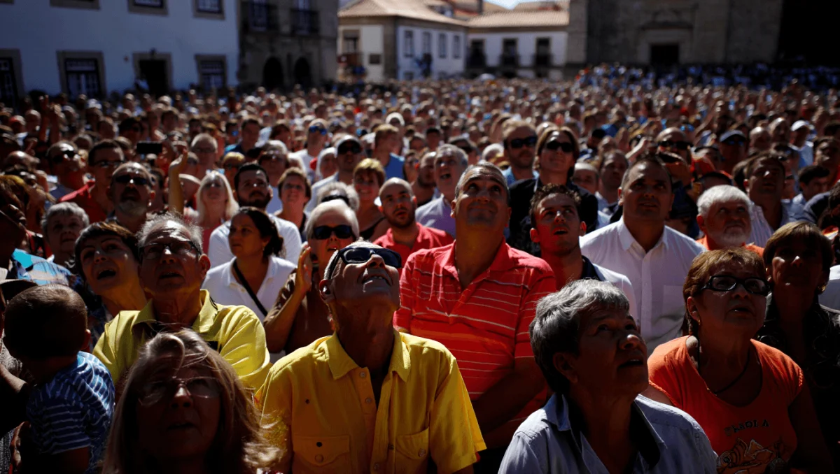 Tomar enche a Praça da República e aclama a Festa dos Tabuleiros
