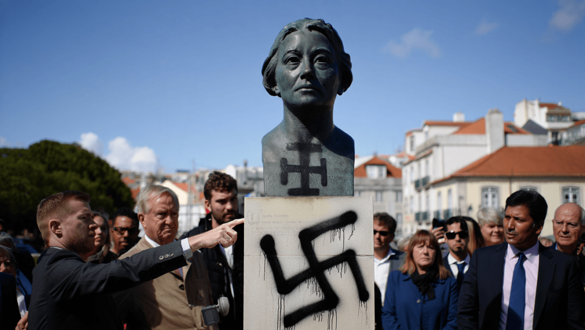 PS denuncia “escalada de vandalismo e proliferação de simbologia de ódio” em Lisboa