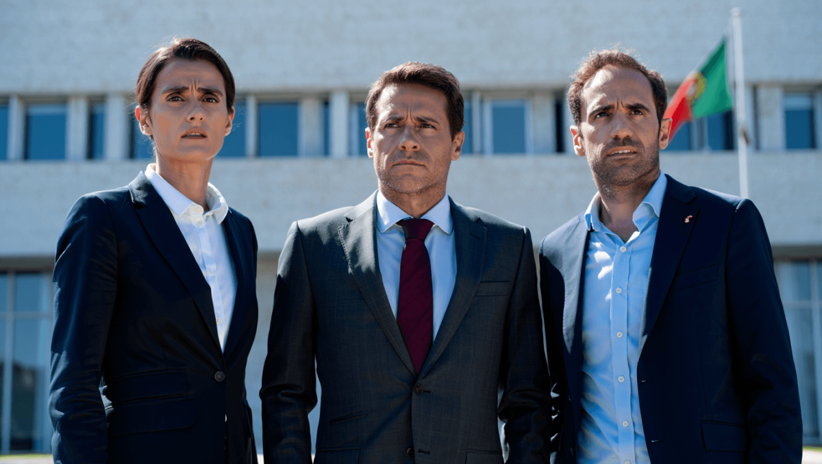 Constitucionalistas responsabilizam agentes políticos pelo incumprimento da Constituição
