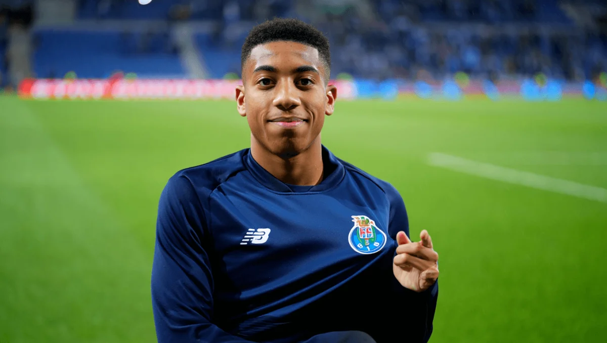Oficial: Bernardo Lima, campeão mundial de sub-17, renova com o FC Porto