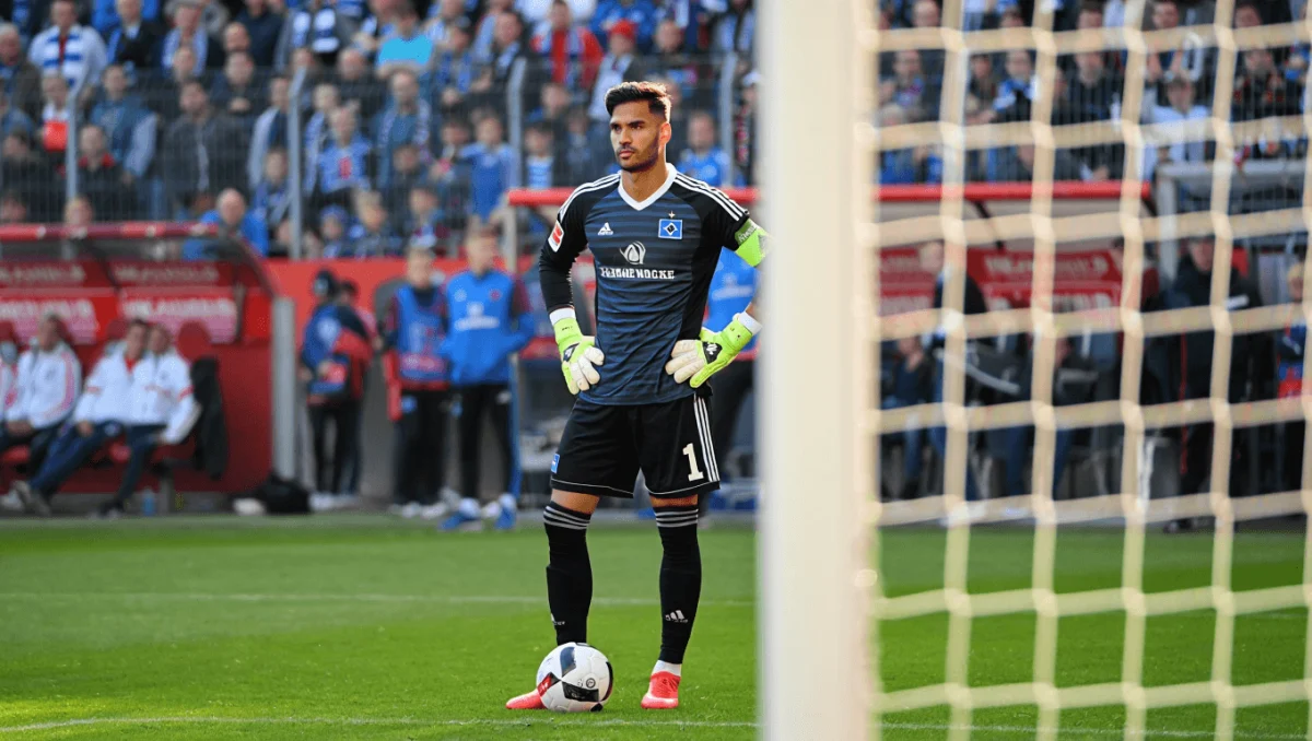 Oficial: Daniel Fernandes renova e vai cumprir oitava época no Hamburgo