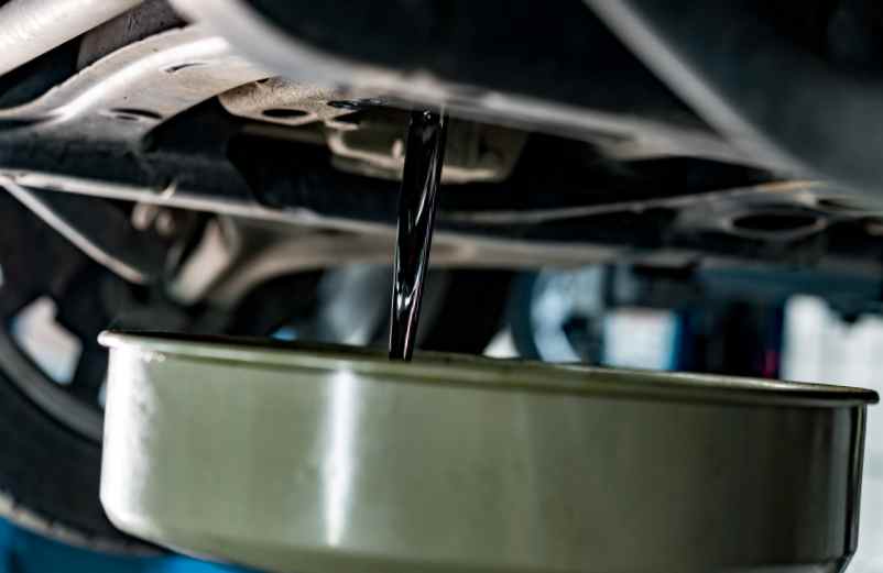 Com que frequ&ecirc;ncia trocar o &oacute;leo do motor na pr&aacute;tica? Distrito Online