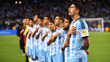 Engano no momento do hino da Argentina gerou reações curiosas do plantel