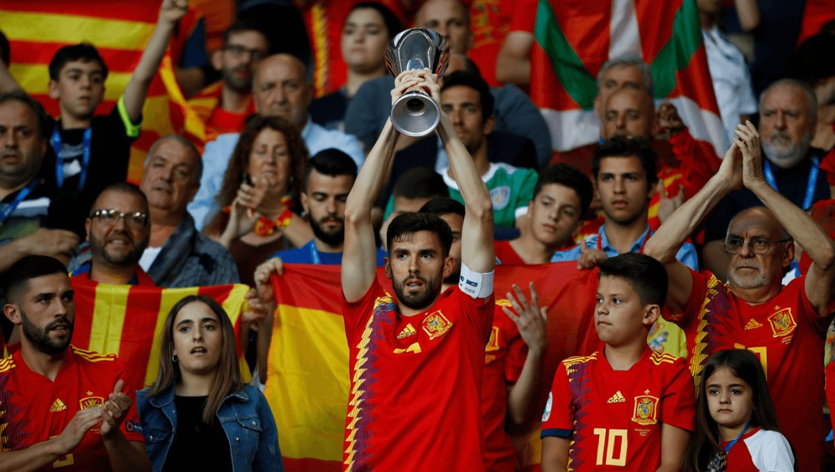 Nem as alegrias do futebol livram Espanha da insanável fratura e dos ódios na política