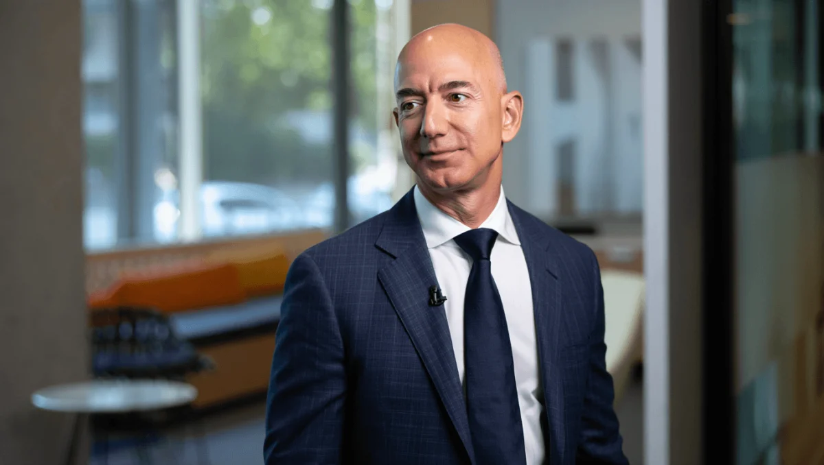 Trabalhar é a melhor forma de lidar com o stress, diz Jeff Bezos