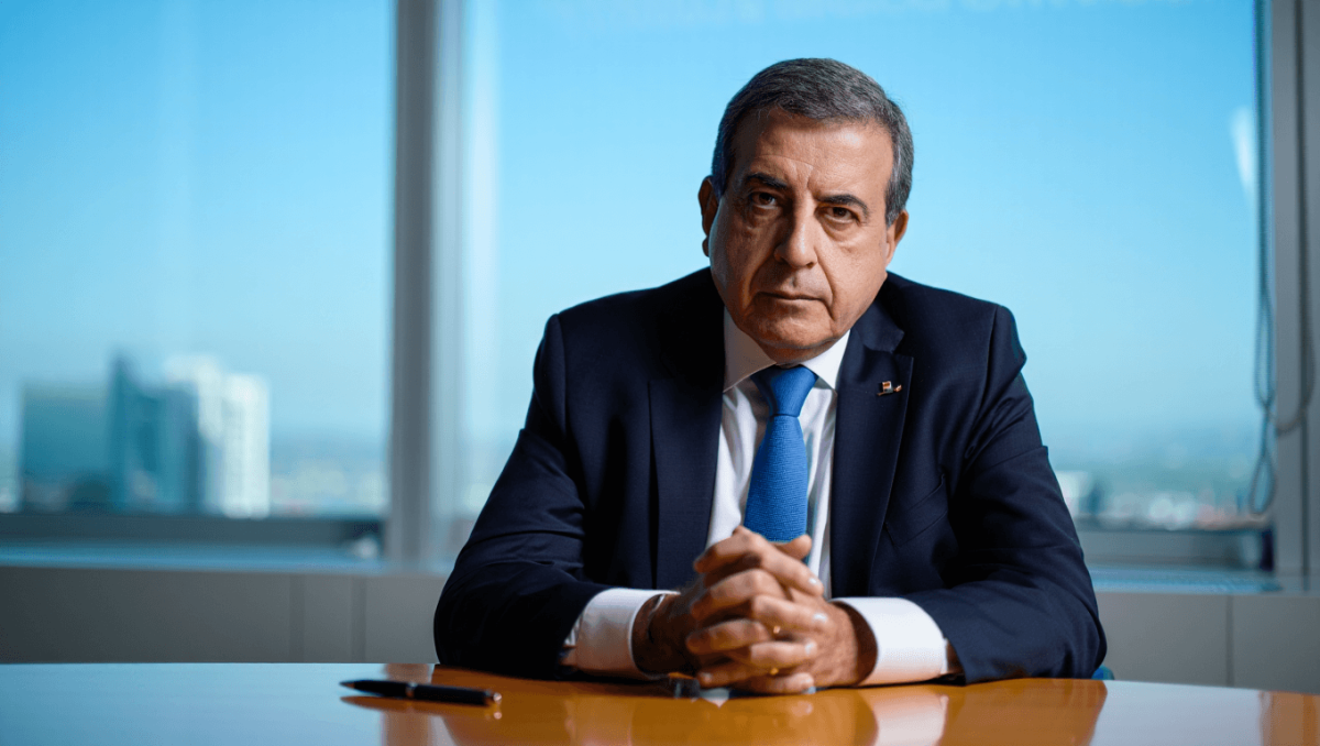 19:25
                                        	
                                    
                                
                                
                            
                        
                    
                    	
        
            
                
                    
                
            
            opinião
            
                Mário Centeno
            
        
    
                    
                    	
                    	
                        Mário Centeno alerta para desaceleração do emprego: "O setor privado está em regressão"
                        
                    
                        13 jul, 23:00