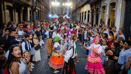 Raízes Folk Fest leva culturas de sete países a quatro distritos do Centro