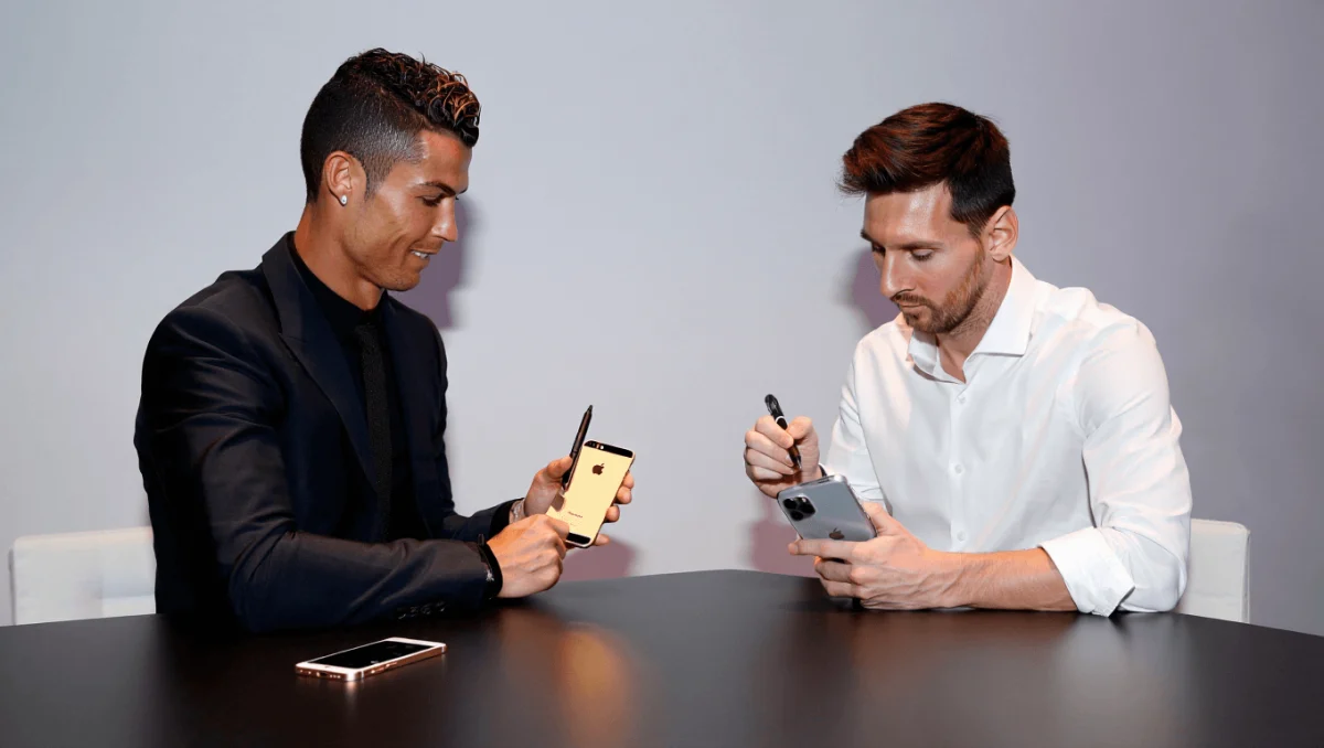 Ronaldo e Messi em versões (de luxo) de telemóveis da Apple e Samsung