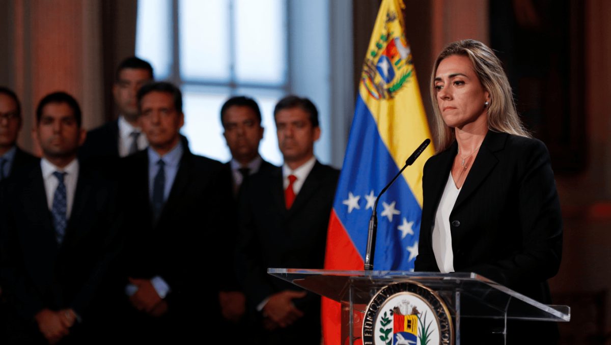 Presidente interina da Venezuela declara sete dias de luto nacional
