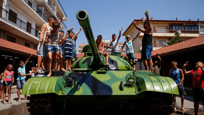 Tanques que viram piscinas: o milagre do verão de Luís Neves