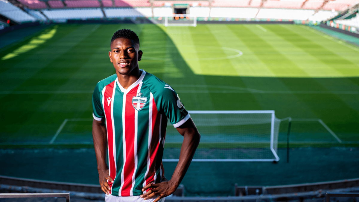Oficial: Limbombe assina pelo Marítimo por duas temporadas