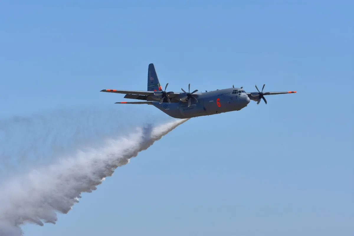 Operacionais e viaturas de combate a inc&ecirc;ndios em Vale de Passos com meios a&eacute;reos de refor&ccedil;o
