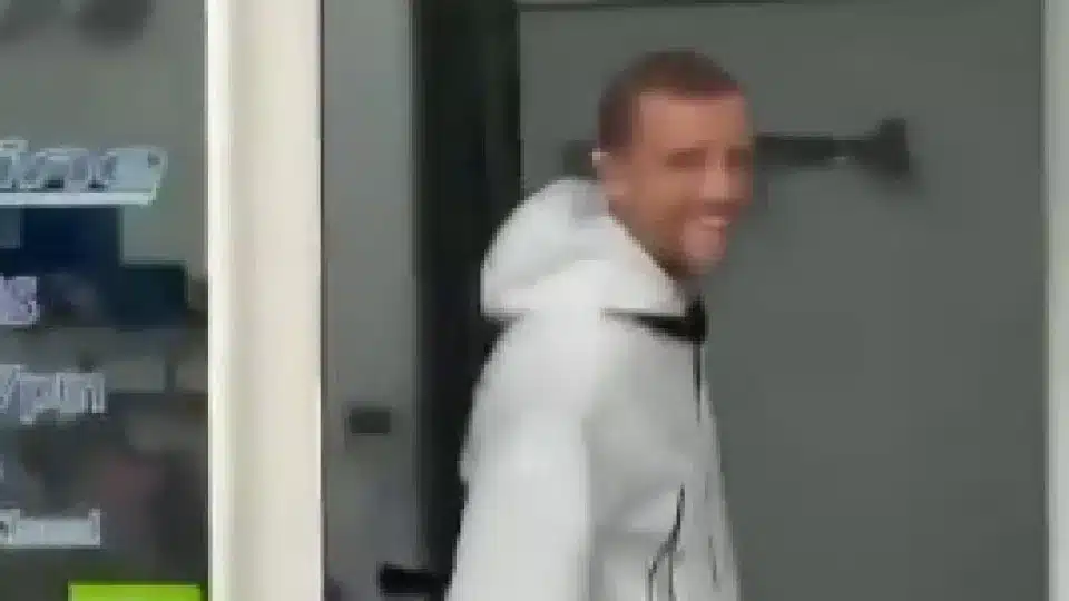 Jogador de Nuno Espírito Santo ameaçado na rua: