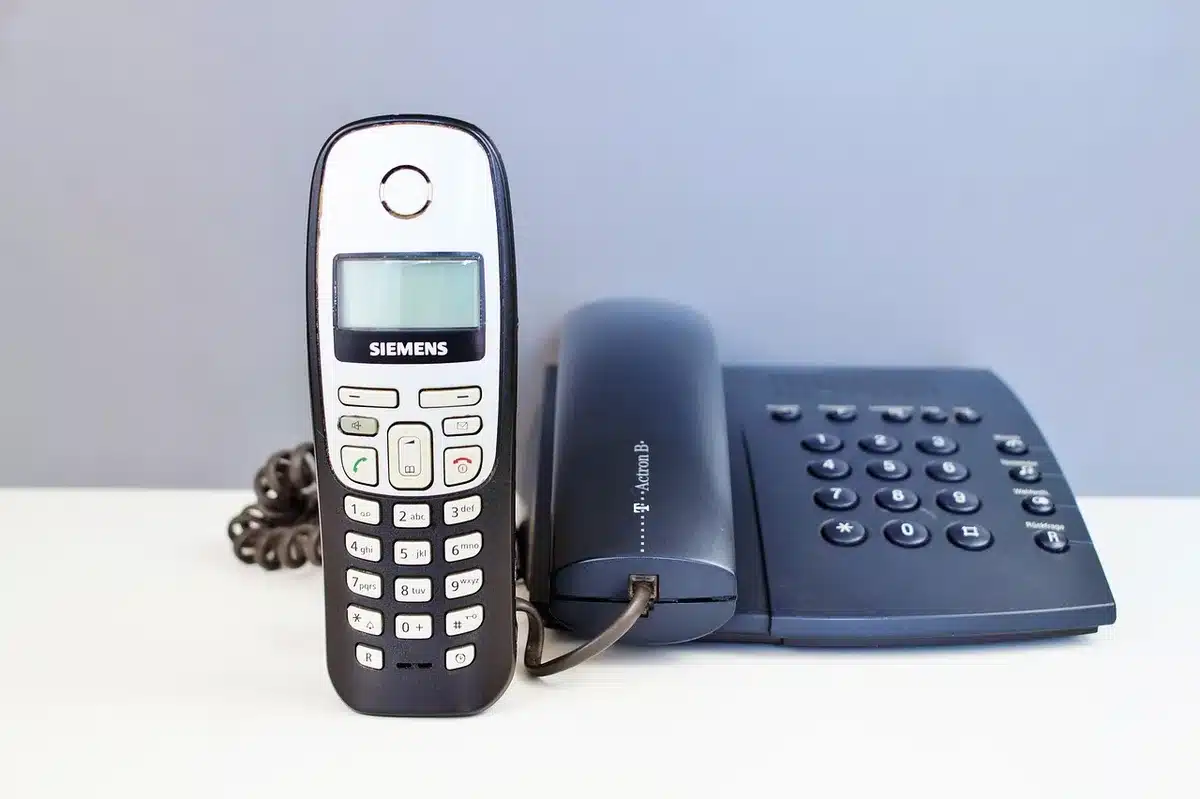 Centro de atendimento com operadora e interface de reconhecimento de voz