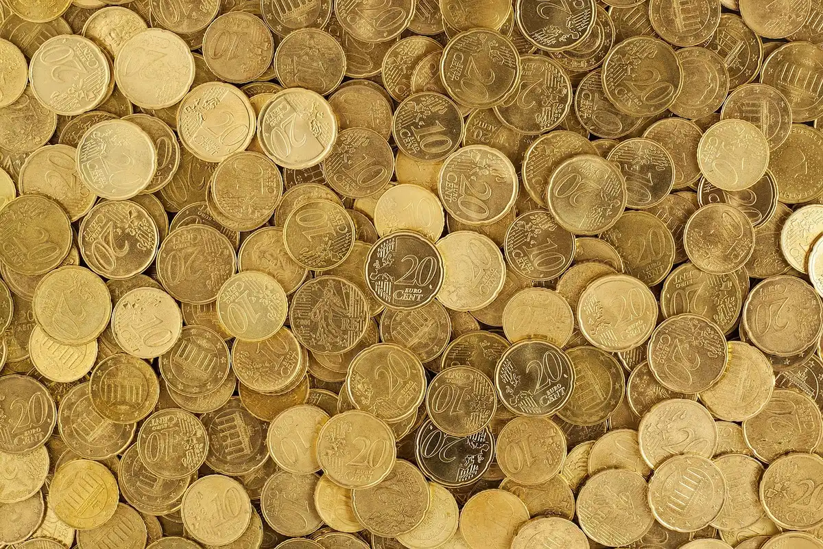 Gráficos de análise de contas públicas e orçamento com indicadores de melhoria