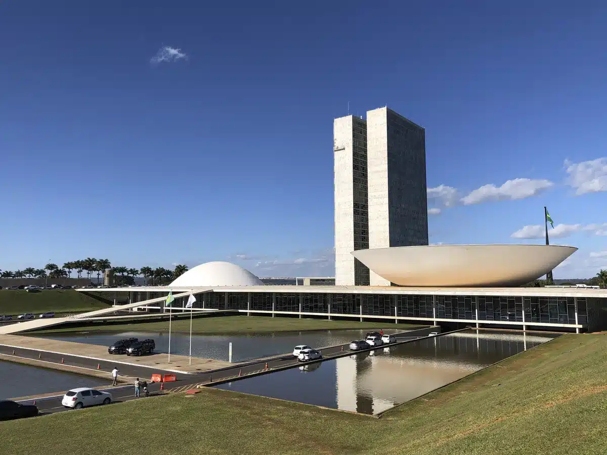 Golpe com IA: sinais que você aprendeu a procurar já não funcionam tão bem
