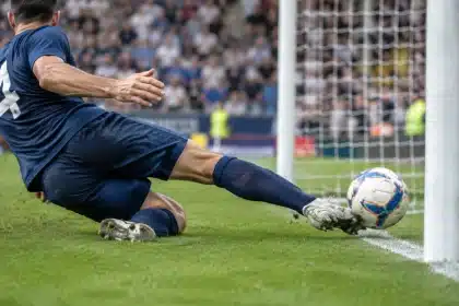 António Silva entrega vantagem ao Chelsea: ex-Benfica falha em momento decisivo